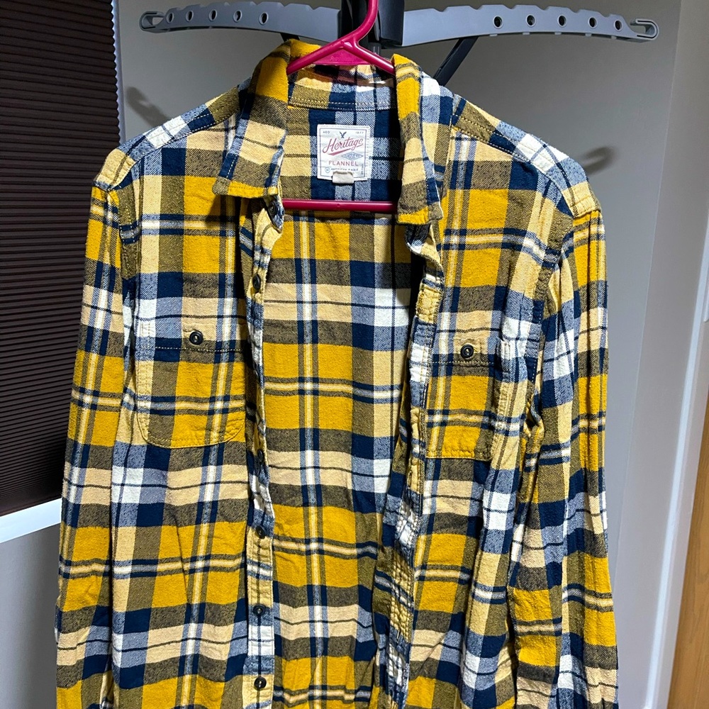 Flannel American Eagle. Mens. Medium. Great condition. Super soft and warm.